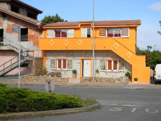 B&B Il Girasole SantʼAnna Arresi Exterior foto
