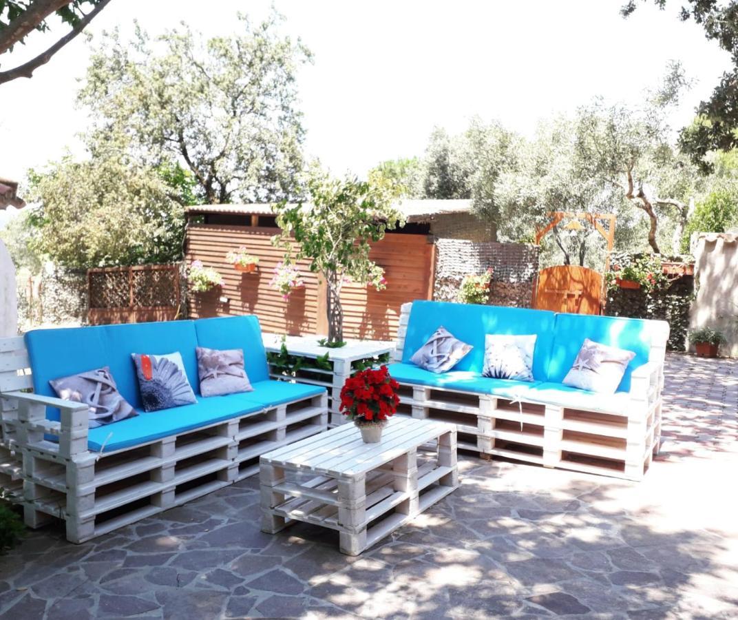 B&B Il Girasole SantʼAnna Arresi Exterior foto