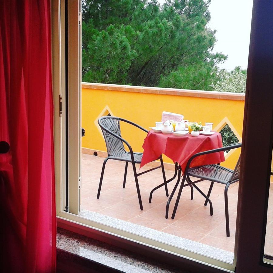B&B Il Girasole SantʼAnna Arresi Exterior foto